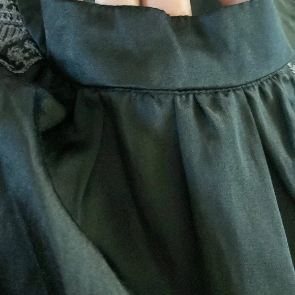 ❌SOLD❌ Twelfth Street by Cynthia Gatsby Open Back With Embroidery Detail🖤🖤🖤 - Picture 4 of 14